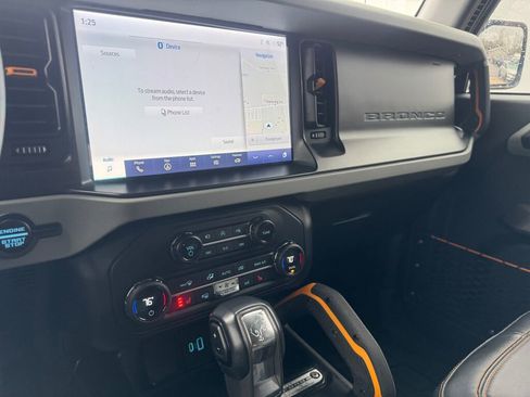 Used 2021 Ford Bronco Badlands image 11