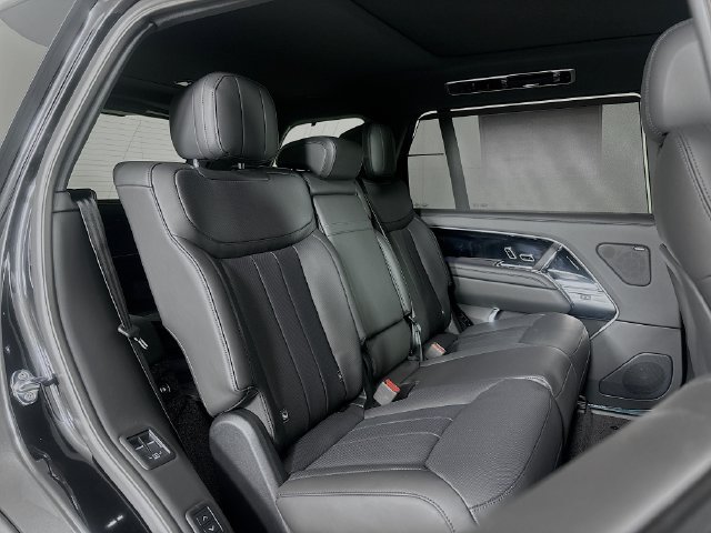 New 2026 Land Rover Range Rover Long Wheelbase SE AWD/4WD image 26