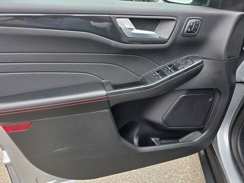 Used 2023 Ford Escape ST-Line Elite image 8