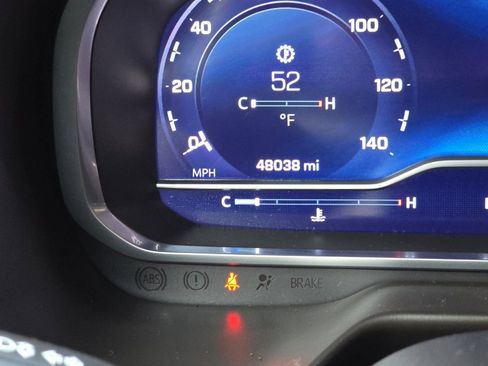 Used 2023 Chevrolet Suburban High Country w/ Advanced Technology Package image 28