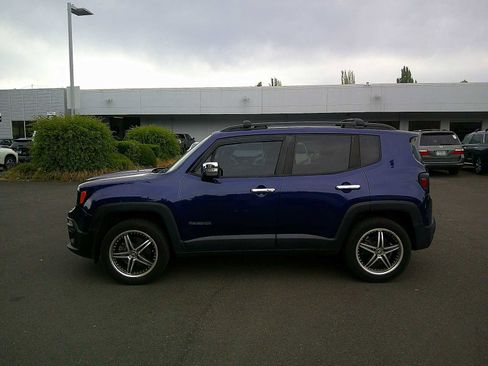 Used 2017 Jeep Renegade Altitude AWD/4WD image 2