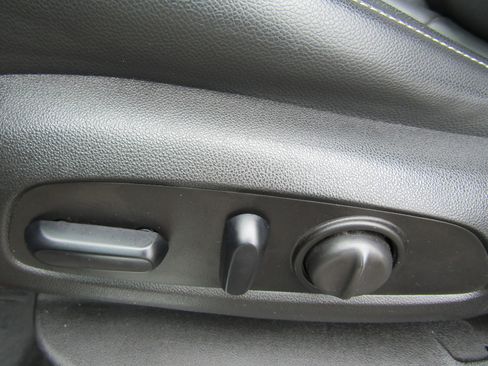 Used 2018 GMC Acadia SLT image 23