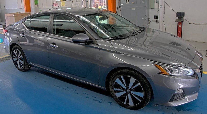 Used 2021 Nissan Altima 2.5 SV FWD image 1