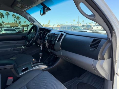 Used 2012 Toyota Tacoma 4x4 Double Cab w/ TRD Sport Pkg image 28