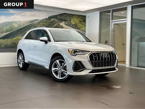 Used 2024 Audi Q3 2.0T Premium w/ Convenience Package AWD/4WD image 1