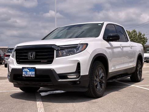 Used 2023 Honda Ridgeline Sport image 11