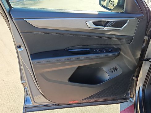 Certified 2024 Volkswagen Atlas Cross Sport SE image 13