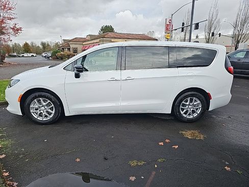 New 2026 Chrysler Voyager LX image 2