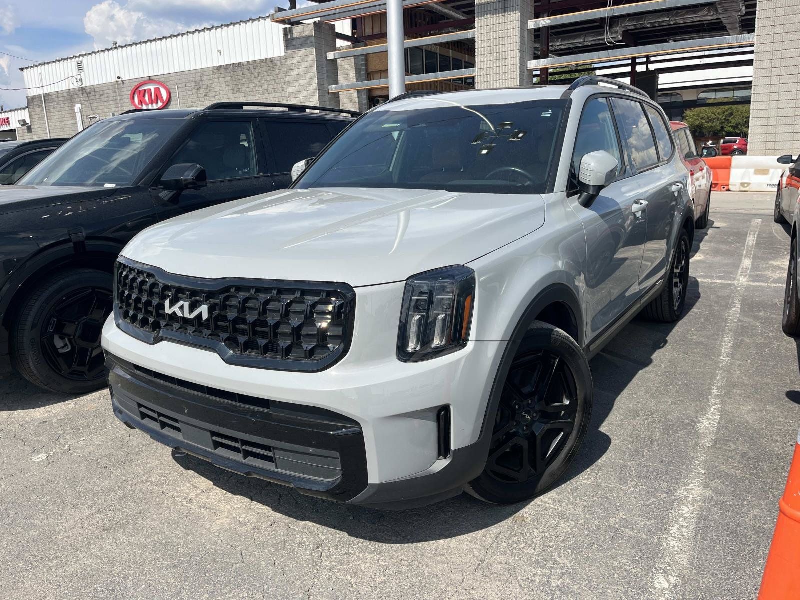 Used 2024 Kia Telluride EX X-Line AWD/4WD image 3