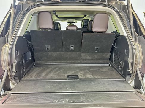 Used 2026 Ford Expedition Platinum w/ Platinum Ultimate Package AWD/4WD image 19