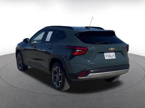 Used 2025 Chevrolet Trax LT image 16
