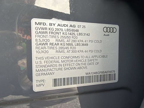 Used 2025 Audi Q6 e-tron Premium Plus w/ Premium Plus AWD/4WD image 25