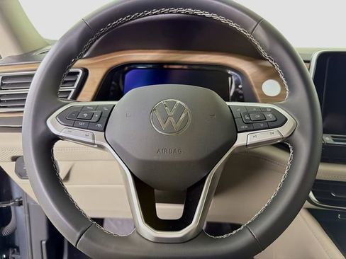 Used 2024 Volkswagen Atlas SE image 12