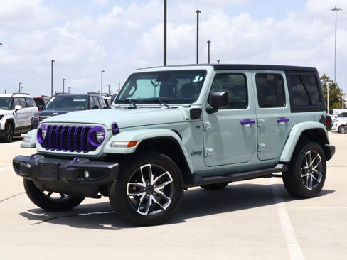 Used 2024 Jeep Wrangler Unlimited AWD/4WD image 1