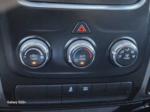 Used 2016 RAM 1500 Express RWD image 10