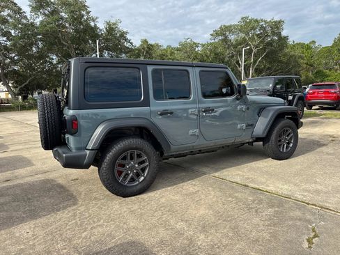 Used 2024 Jeep Wrangler Unlimited Sport AWD/4WD image 3