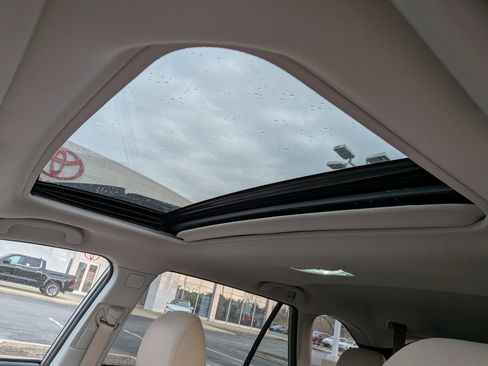 Used 2019 Subaru Outback 2.5i Limited w/ Popular Package #2 image 17