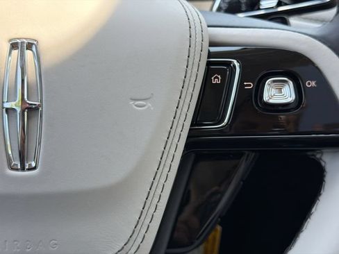 New 2026 Lincoln Aviator AWD w/ Jet Appearance Package image 30