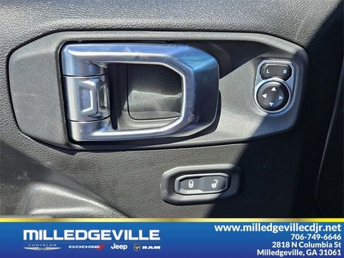 New 2025 Jeep Gladiator Sport image 32