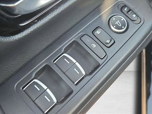 Used 2025 Honda CR-V EX-L image 12