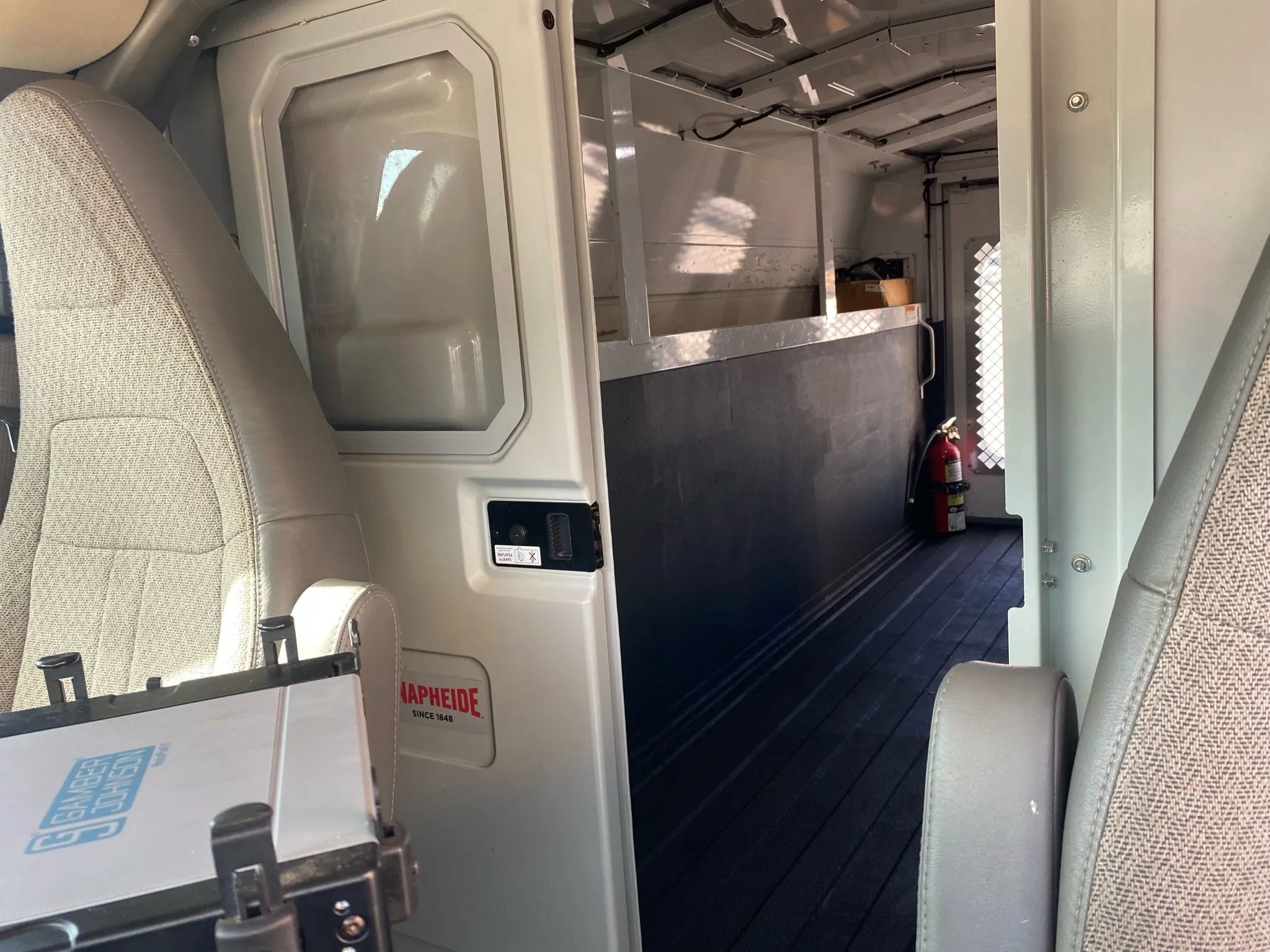 Used 2018 Chevrolet Express 3500 w/ Power Convenience Package RWD image 19