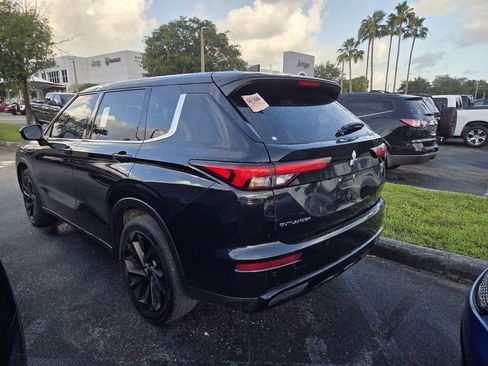 Used 2023 Mitsubishi Outlander SE FWD image 4