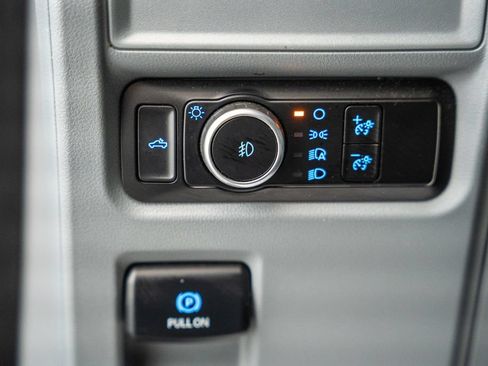 Used 2023 Ford F150 XLT AWD/4WD image 47