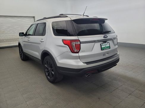 Used 2018 Ford Explorer XLT w/ Equipment Group 202A AWD/4WD image 5