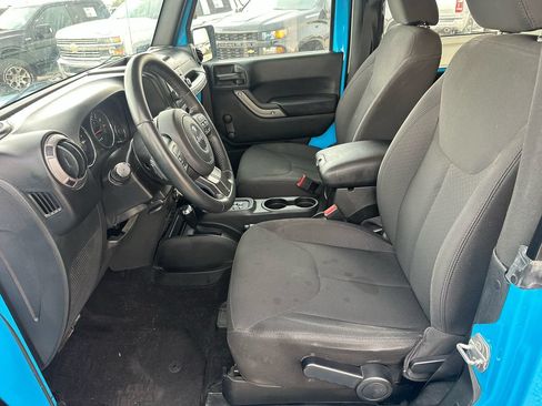 Used 2018 Jeep Wrangler Sport AWD/4WD image 31