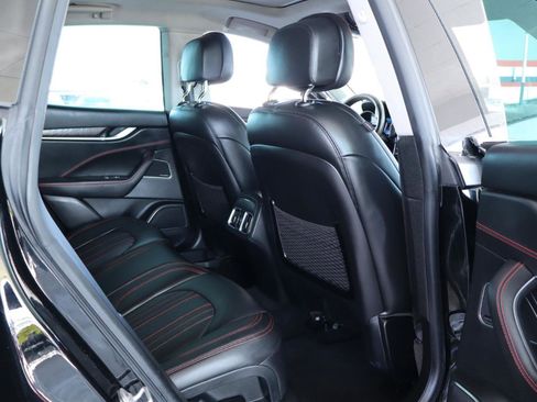 Used 2017 Maserati Levante w/ Luxury Package image 32