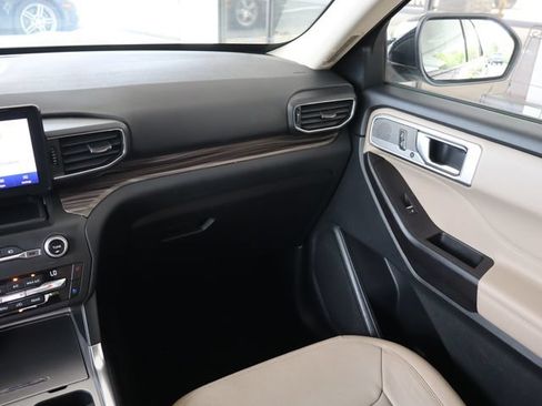 Used 2020 Ford Explorer Limited RWD image 21