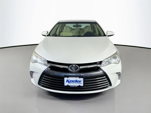 Used 2016 Toyota Camry LE image 9