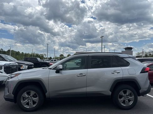 Used 2024 Toyota RAV4 XLE FWD image 4