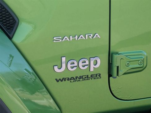 Used 2019 Jeep Wrangler Unlimited Sahara image 10