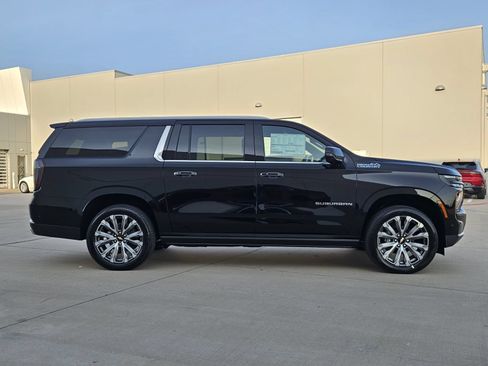 New 2026 Chevrolet Suburban High Country AWD/4WD image 7
