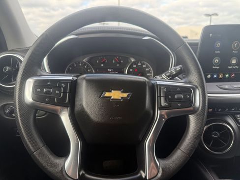 Used 2025 Chevrolet Blazer LT image 28
