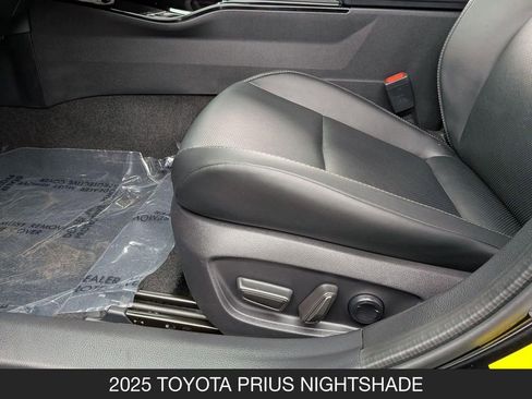 Used 2025 Toyota Prius FWD image 16
