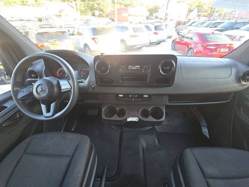 Used 2019 Mercedes-Benz Sprinter 144 image 12
