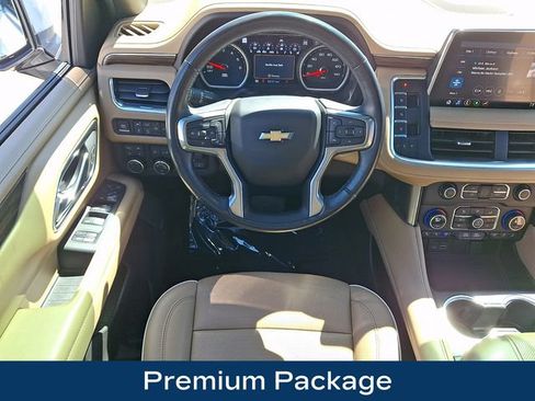Used 2021 Chevrolet Suburban Premier w/ Premium Package AWD/4WD image 3