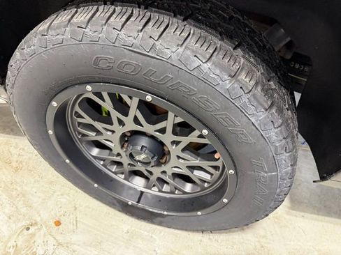 Used 2016 GMC Yukon XL SLT w/ Open Road Package image 8