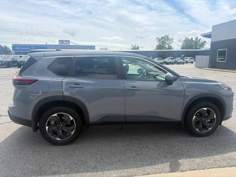 Used 2026 Nissan Rogue SV w/ Cold Weather Package AWD/4WD image 4