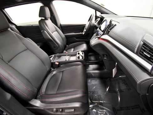 Certified 2024 Honda Odyssey Sport image 19