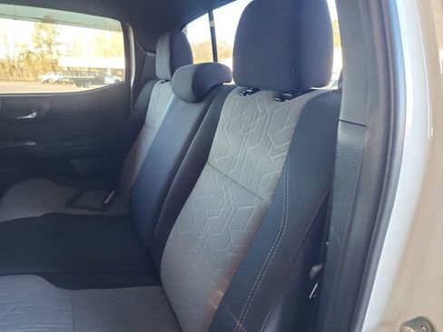 Used 2020 Toyota Tacoma TRD Sport w/ Technology Package image 24