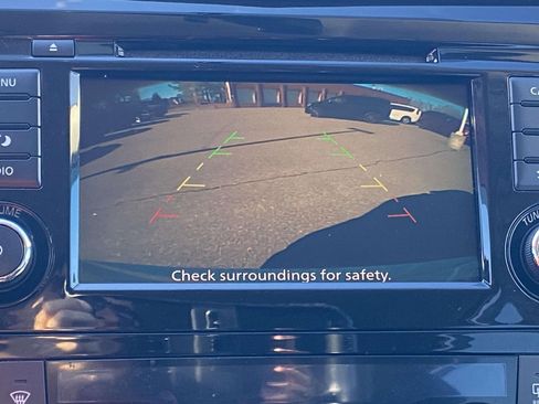 Used 2018 Nissan Rogue SV image 27