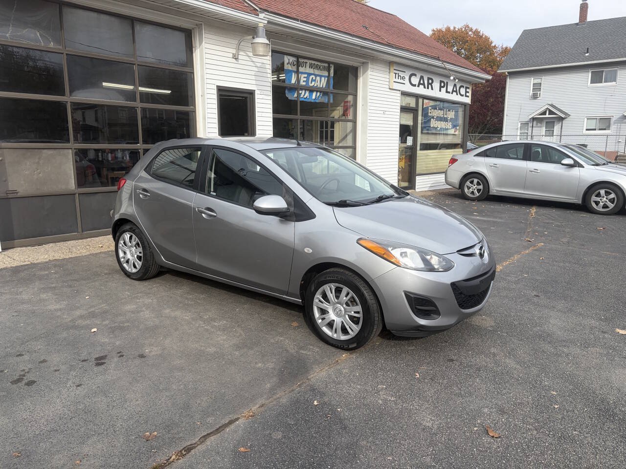 Used 2012 MAZDA MAZDA2 Sport FWD image 2