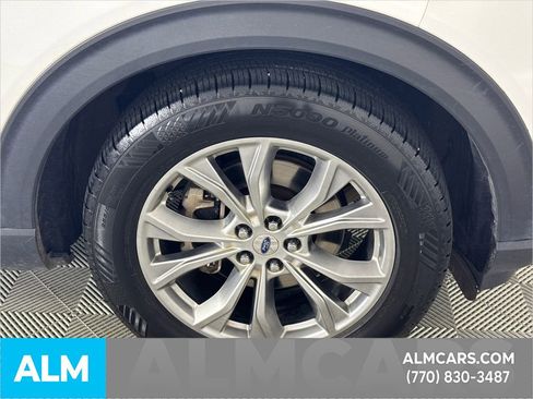 Used 2020 Ford Explorer XLT w/ Equipment Group 202A image 14