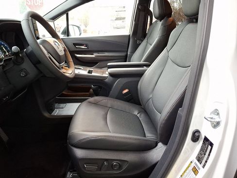 New 2025 Toyota Sienna Limited image 9