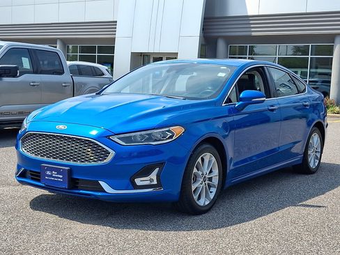 Used 2019 Ford Fusion Energi Titanium FWD image 4
