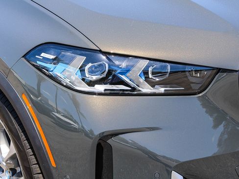New 2026 BMW X5 xDrive50e w/ Climate Comfort Package AWD/4WD image 7