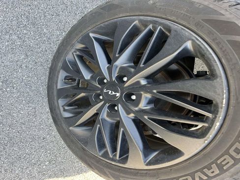 Used 2022 Kia Seltos Nightfall Edition image 11